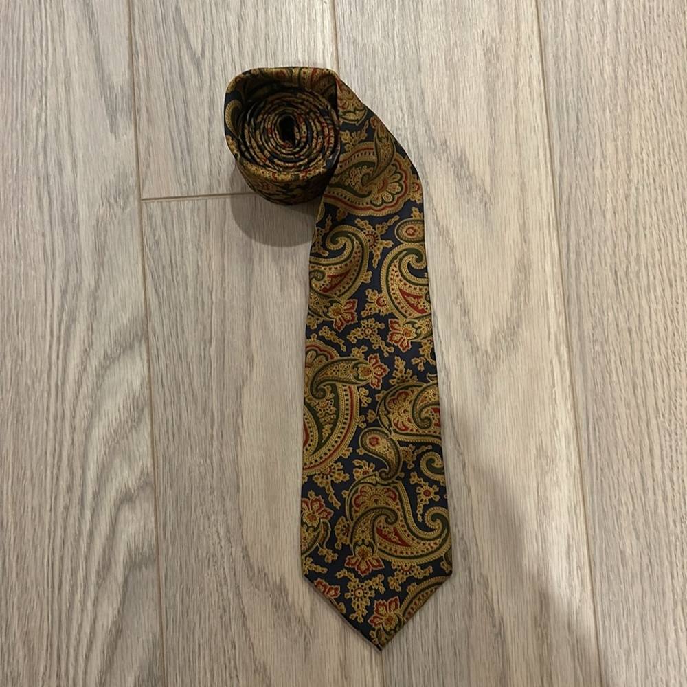 Vintage John Comfort Silk Paisley Patterned Tie - Black and Gold